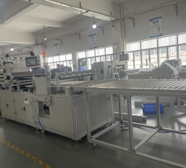Fully automatic glue injection production line 2