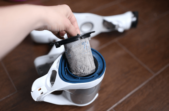Sweeping robot filter