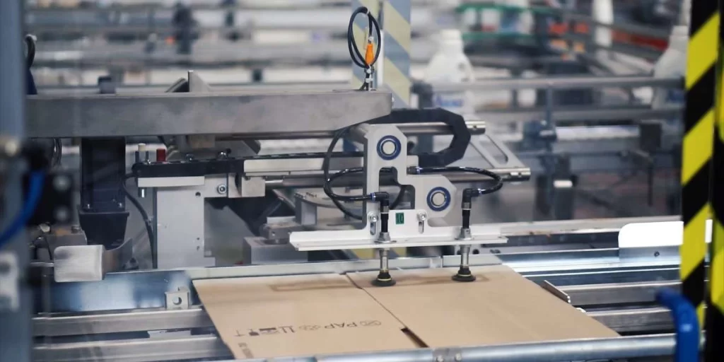 Роль машины для нанесения клея с фильтром в современном производстве