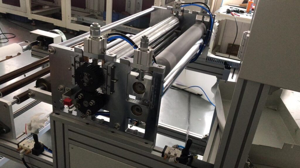 Servo-Driven Folding and Lifting for Precision Control